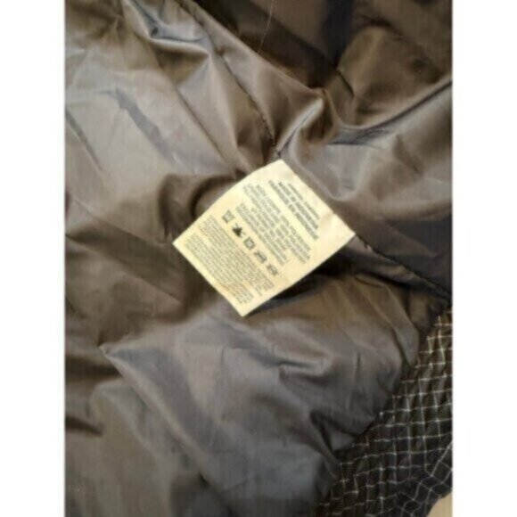 NEW Nike women's medium black/white puffer long Therma Fit vest MSRP $200 - Picture 11 of 12